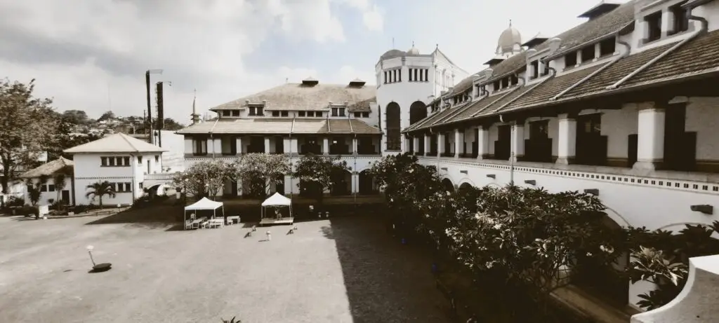 lawang sewu underrated indonesia