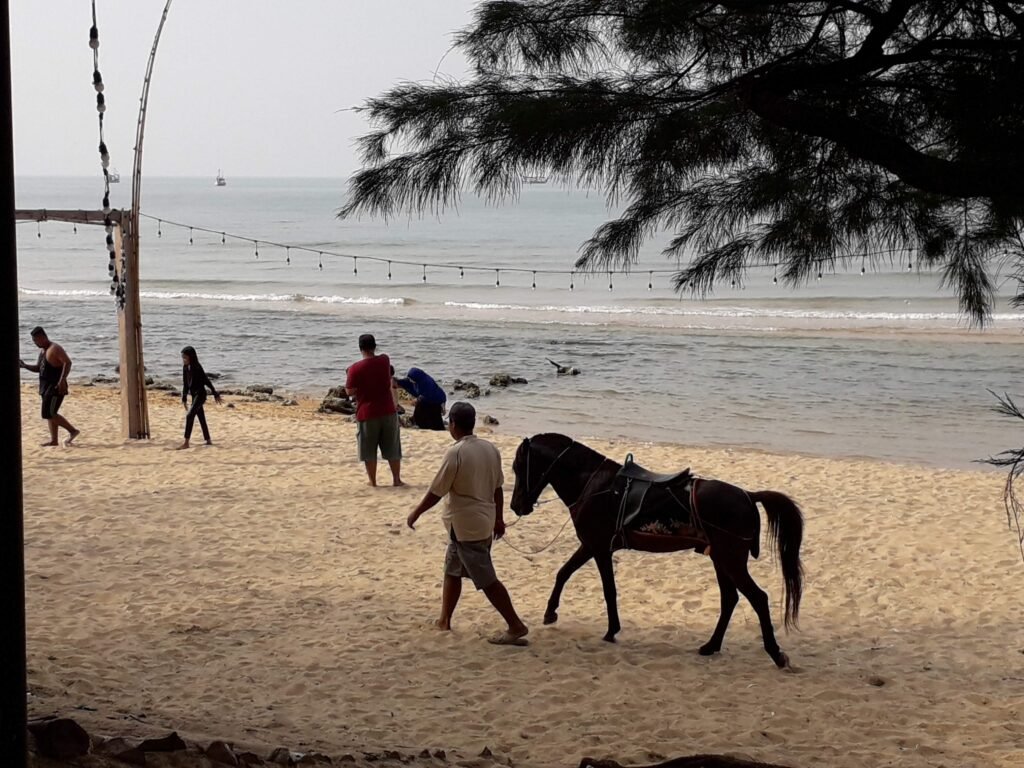 slopeng beach madura
